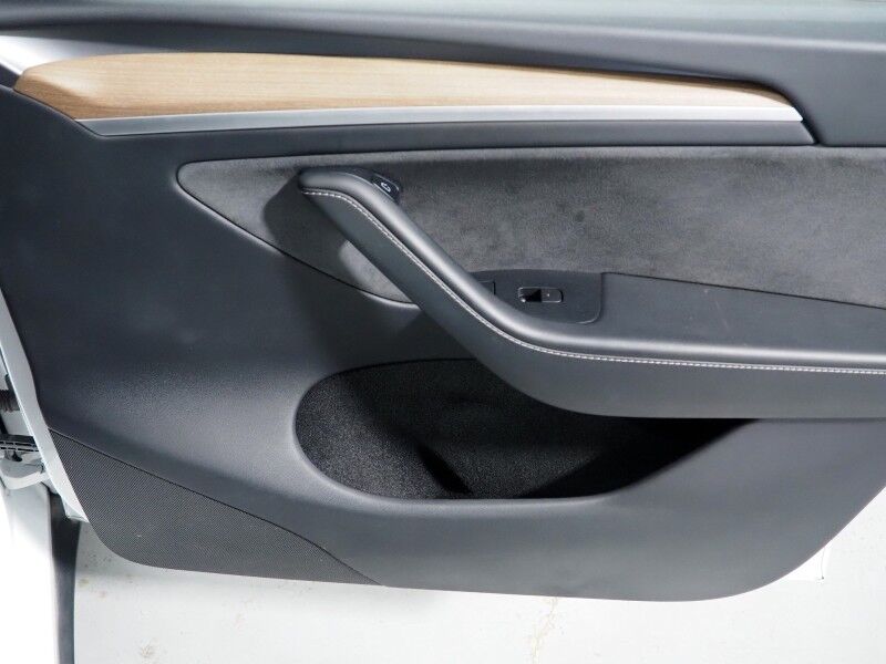 2023 Tesla Model Y Long Range AWD *AUTOPILOT, NAVIGATION, SAFETY ALERTS, ADAPTIVE CRUISE, SURROUND VIEW CAMERAS, PANORAMA GLASS ROOF, HEATED SEATS/STEERING WHEEL, WIRELESS CHARGING Round Rock TX