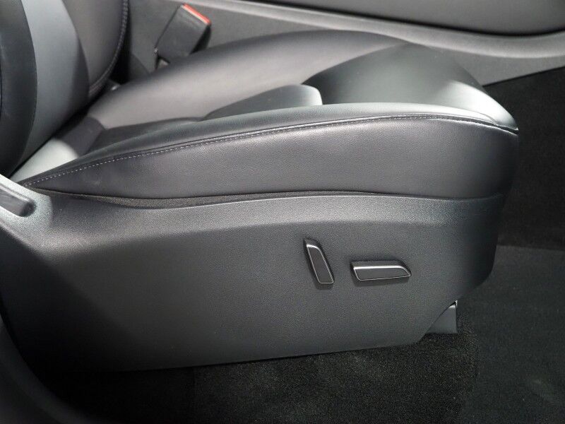 2023 Tesla Model Y Long Range AWD *AUTOPILOT, NAVIGATION, SAFETY ALERTS, ADAPTIVE CRUISE, SURROUND VIEW CAMERAS, PANORAMA GLASS ROOF, HEATED SEATS/STEERING WHEEL, WIRELESS CHARGING Round Rock TX