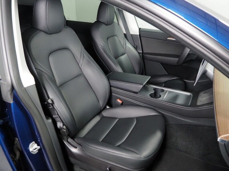 2023 Tesla Model Y Long Range AWD *AUTOPILOT, NAVIGATION, SAFETY ALERTS, ADAPTIVE CRUISE, SURROUND VIEW CAMERAS, PANORAMA GLASS ROOF, HEATED SEATS/STEERING WHEEL, WIRELESS CHARGING