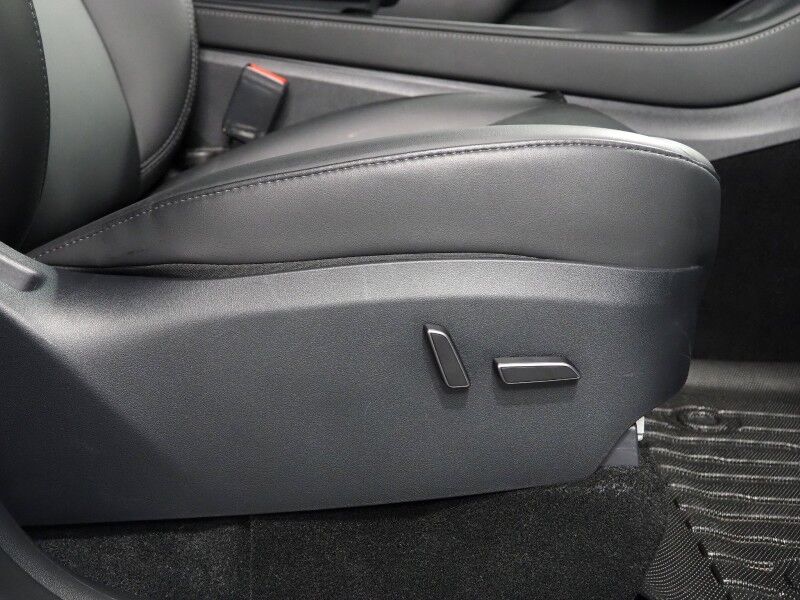 2023 Tesla Model Y Long Range AWD *AUTOPILOT, NAVIGATION, SAFETY ALERTS, ADAPTIVE CRUISE, SURROUND VIEW CAMERAS, PANORAMA GLASS ROOF, HEATED SEATS/STEERING WHEEL, WIRELESS CHARGING Round Rock TX