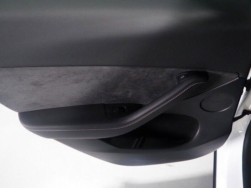 2023 Tesla Model Y Long Range AWD *AUTOPILOT, NAVIGATION, SAFETY ALERTS, ADAPTIVE CRUISE, SURROUND VIEW CAMERAS, PANORAMA GLASS ROOF, HEATED SEATS/STEERING WHEEL, WIRELESS CHARGING Round Rock TX