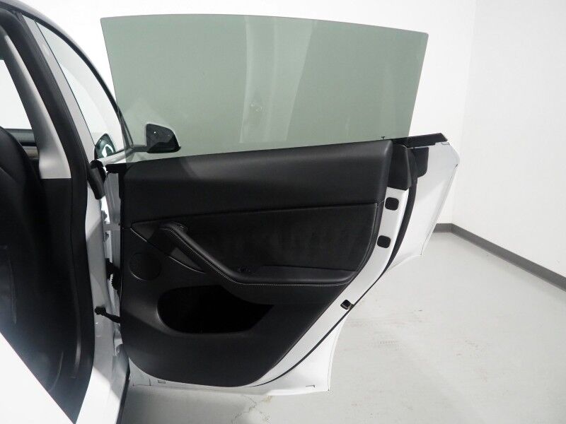 2023 Tesla Model Y Long Range AWD *AUTOPILOT, NAVIGATION, SAFETY ALERTS, ADAPTIVE CRUISE, SURROUND VIEW CAMERAS, PANORAMA GLASS ROOF, HEATED SEATS/STEERING WHEEL, WIRELESS CHARGING Round Rock TX