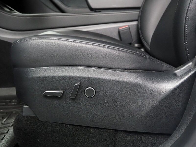 2023 Tesla Model Y Long Range AWD *AUTOPILOT, NAVIGATION, SAFETY ALERTS, ADAPTIVE CRUISE, SURROUND VIEW CAMERAS, PANORAMA GLASS ROOF, HEATED SEATS/STEERING WHEEL, WIRELESS CHARGING Round Rock TX