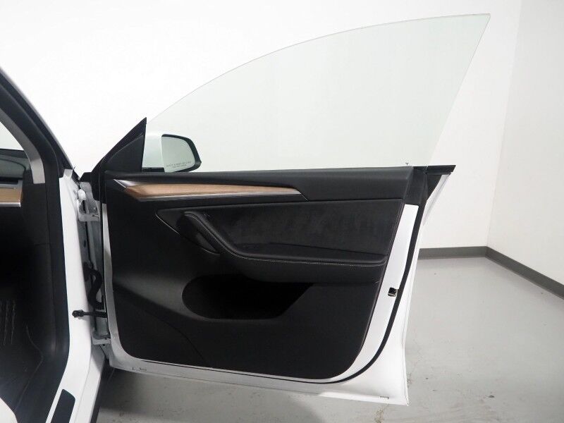 2023 Tesla Model Y Long Range AWD *AUTOPILOT, NAVIGATION, SAFETY ALERTS, ADAPTIVE CRUISE, SURROUND VIEW CAMERAS, PANORAMA GLASS ROOF, HEATED SEATS/STEERING WHEEL, WIRELESS CHARGING Round Rock TX