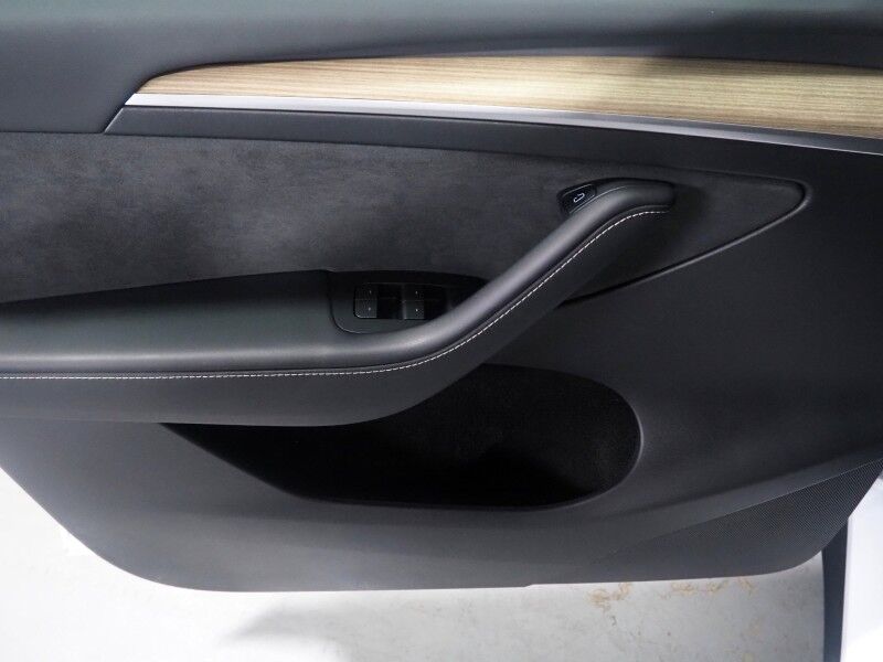 2023 Tesla Model Y Long Range AWD *AUTOPILOT, NAVIGATION, SAFETY ALERTS, ADAPTIVE CRUISE, SURROUND VIEW CAMERAS, PANORAMA GLASS ROOF, HEATED SEATS/STEERING WHEEL, WIRELESS CHARGING Round Rock TX