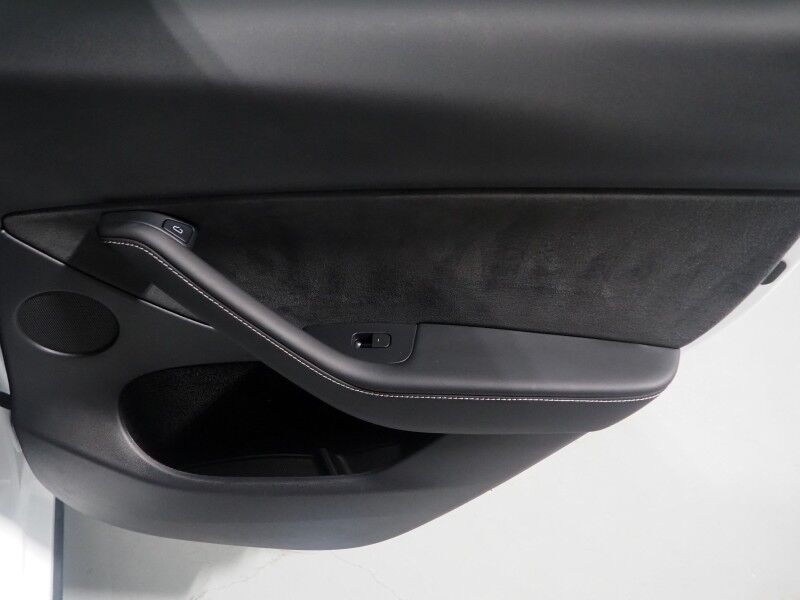 2023 Tesla Model Y Long Range AWD *AUTOPILOT, NAVIGATION, SAFETY ALERTS, ADAPTIVE CRUISE, SURROUND VIEW CAMERAS, PANORAMA GLASS ROOF, HEATED SEATS/STEERING WHEEL, WIRELESS CHARGING Round Rock TX