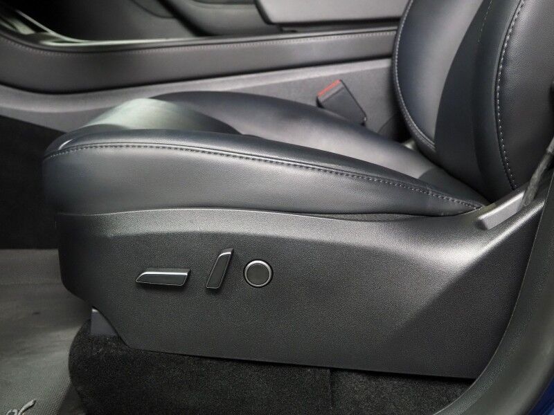 2023 Tesla Model Y Long Range AWD *TRAFFIC AWARE CRUISE CONTROL, NAVIGATION, SAFETY ALERTS, SURROUND VIEW CAMERAS, PANORAMA GLASS ROOF, HEATED SEATS/STEERING WHEEL, WIRELESS CHARGING Round Rock TX