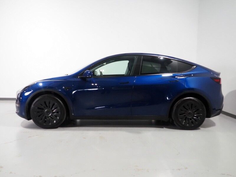 2023 Tesla Model Y Long Range AWD *TRAFFIC AWARE CRUISE CONTROL, NAVIGATION, SAFETY ALERTS, SURROUND VIEW CAMERAS, PANORAMA GLASS ROOF, HEATED SEATS/STEERING WHEEL, WIRELESS CHARGING Round Rock TX