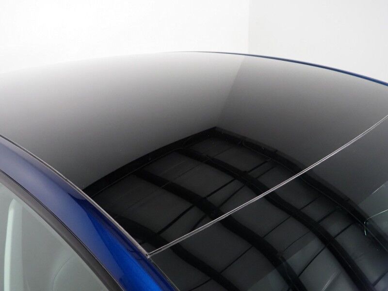 2023 Tesla Model Y Long Range AWD *TRAFFIC AWARE CRUISE CONTROL, NAVIGATION, SAFETY ALERTS, SURROUND VIEW CAMERAS, PANORAMA GLASS ROOF, HEATED SEATS/STEERING WHEEL, WIRELESS CHARGING Round Rock TX