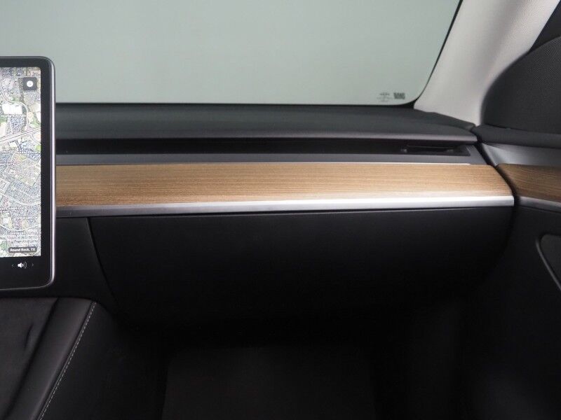 2023 Tesla Model Y Long Range AWD *TRAFFIC AWARE CRUISE CONTROL, NAVIGATION, SAFETY ALERTS, SURROUND VIEW CAMERAS, PANORAMA GLASS ROOF, HEATED SEATS/STEERING WHEEL, WIRELESS CHARGING Round Rock TX