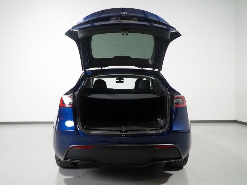 2023 Tesla Model Y Long Range AWD *TRAFFIC AWARE CRUISE CONTROL, NAVIGATION, SAFETY ALERTS, SURROUND VIEW CAMERAS, PANORAMA GLASS ROOF, HEATED SEATS/STEERING WHEEL, WIRELESS CHARGING Round Rock TX