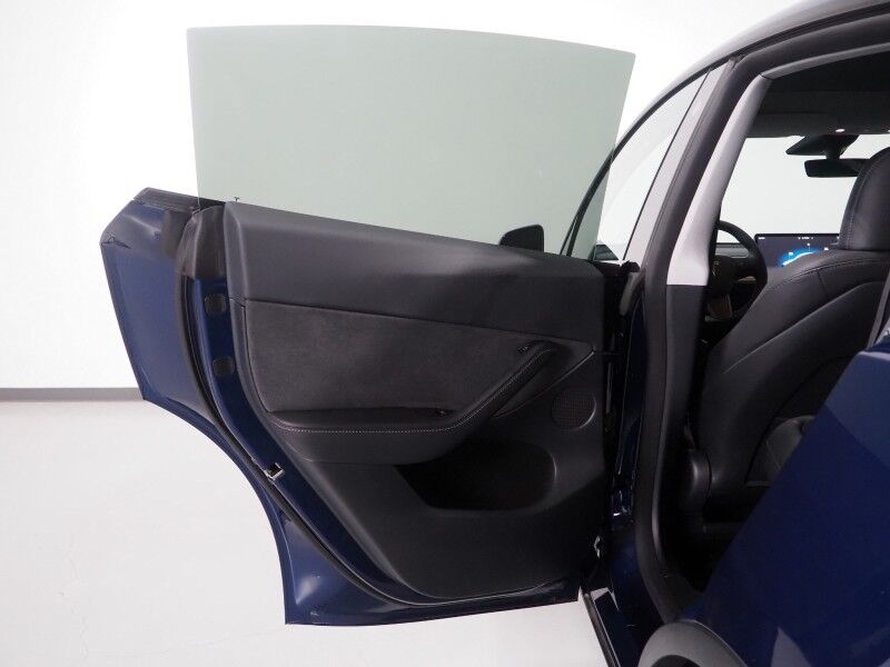 2023 Tesla Model Y Long Range AWD *TRAFFIC AWARE CRUISE CONTROL, NAVIGATION, SAFETY ALERTS, SURROUND VIEW CAMERAS, PANORAMA GLASS ROOF, HEATED SEATS/STEERING WHEEL, WIRELESS CHARGING Round Rock TX