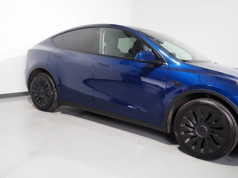 2023 Tesla Model Y Long Range AWD *TRAFFIC AWARE CRUISE CONTROL, NAVIGATION, SAFETY ALERTS, SURROUND VIEW CAMERAS, PANORAMA GLASS ROOF, HEATED SEATS/STEERING WHEEL, WIRELESS CHARGING Round Rock TX