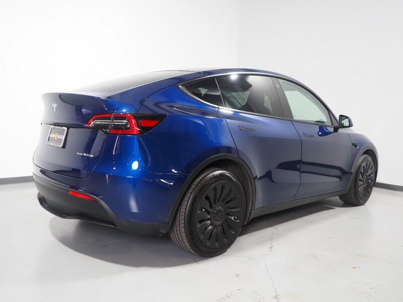 2023 Tesla Model Y Long Range AWD *TRAFFIC AWARE CRUISE CONTROL, NAVIGATION, SAFETY ALERTS, SURROUND VIEW CAMERAS, PANORAMA GLASS ROOF, HEATED SEATS/STEERING WHEEL, WIRELESS CHARGING Round Rock TX
