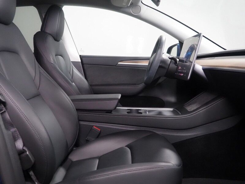 2023 Tesla Model Y Long Range AWD *TRAFFIC AWARE CRUISE CONTROL, NAVIGATION, SAFETY ALERTS, SURROUND VIEW CAMERAS, PANORAMA GLASS ROOF, HEATED SEATS/STEERING WHEEL, WIRELESS CHARGING Round Rock TX