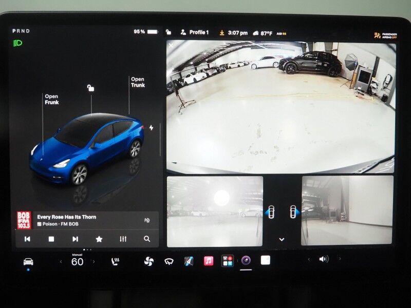 2023 Tesla Model Y Long Range AWD *TRAFFIC AWARE CRUISE CONTROL, NAVIGATION, SAFETY ALERTS, SURROUND VIEW CAMERAS, PANORAMA GLASS ROOF, HEATED SEATS/STEERING WHEEL, WIRELESS CHARGING Round Rock TX