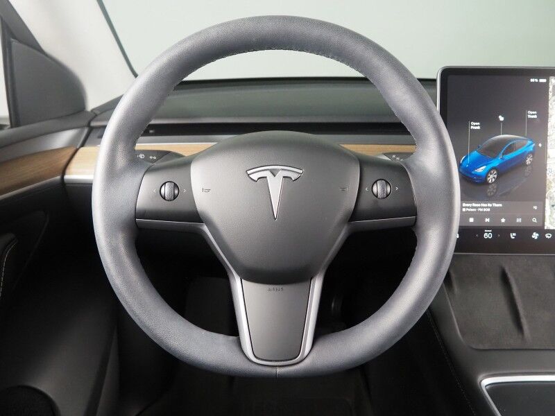 2023 Tesla Model Y Long Range AWD *TRAFFIC AWARE CRUISE CONTROL, NAVIGATION, SAFETY ALERTS, SURROUND VIEW CAMERAS, PANORAMA GLASS ROOF, HEATED SEATS/STEERING WHEEL, WIRELESS CHARGING Round Rock TX