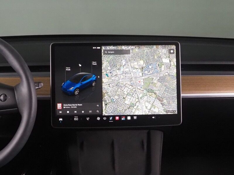 2023 Tesla Model Y Long Range AWD *TRAFFIC AWARE CRUISE CONTROL, NAVIGATION, SAFETY ALERTS, SURROUND VIEW CAMERAS, PANORAMA GLASS ROOF, HEATED SEATS/STEERING WHEEL, WIRELESS CHARGING Round Rock TX