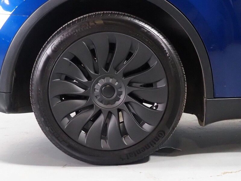 2023 Tesla Model Y Long Range AWD *TRAFFIC AWARE CRUISE CONTROL, NAVIGATION, SAFETY ALERTS, SURROUND VIEW CAMERAS, PANORAMA GLASS ROOF, HEATED SEATS/STEERING WHEEL, WIRELESS CHARGING Round Rock TX