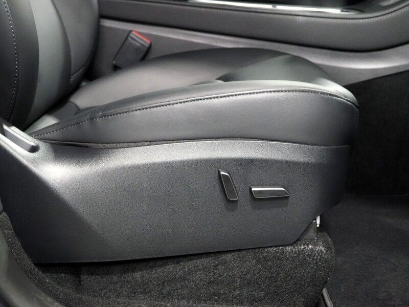 2023 Tesla Model Y Long Range AWD *TRAFFIC AWARE CRUISE CONTROL, NAVIGATION, SAFETY ALERTS, SURROUND VIEW CAMERAS, PANORAMA GLASS ROOF, HEATED SEATS/STEERING WHEEL, WIRELESS CHARGING Round Rock TX