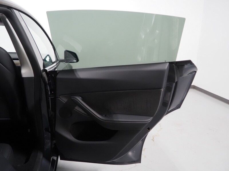 2023 Tesla Model Y Long Range AWD *TRAFFIC AWARE CRUISE CONTROL, NAVIGATION, SAFETY ALERTS, SURROUND VIEW CAMERAS, PANORAMA GLASS ROOF, HEATED SEATS/STEERING WHEEL, WIRELESS CHARGING Round Rock TX