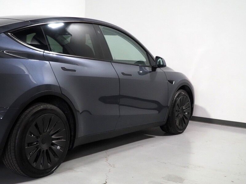 2023 Tesla Model Y Long Range AWD *TRAFFIC AWARE CRUISE CONTROL, NAVIGATION, SAFETY ALERTS, SURROUND VIEW CAMERAS, PANORAMA GLASS ROOF, HEATED SEATS/STEERING WHEEL, WIRELESS CHARGING Round Rock TX