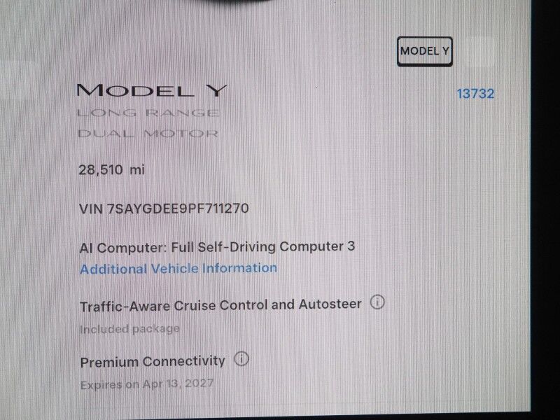 2023 Tesla Model Y Long Range AWD *TRAFFIC AWARE CRUISE CONTROL, NAVIGATION, SAFETY ALERTS, SURROUND VIEW CAMERAS, PANORAMA GLASS ROOF, HEATED SEATS/STEERING WHEEL, WIRELESS CHARGING Round Rock TX