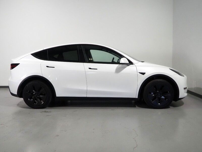 2023 Tesla Model Y Long Range AWD *TRAFFIC AWARE CRUISE CONTROL, NAVIGATION, SAFETY ALERTS, SURROUND VIEW CAMERAS, PANORAMA GLASS ROOF, HEATED SEATS/STEERING WHEEL, WIRELESS CHARGING Round Rock TX