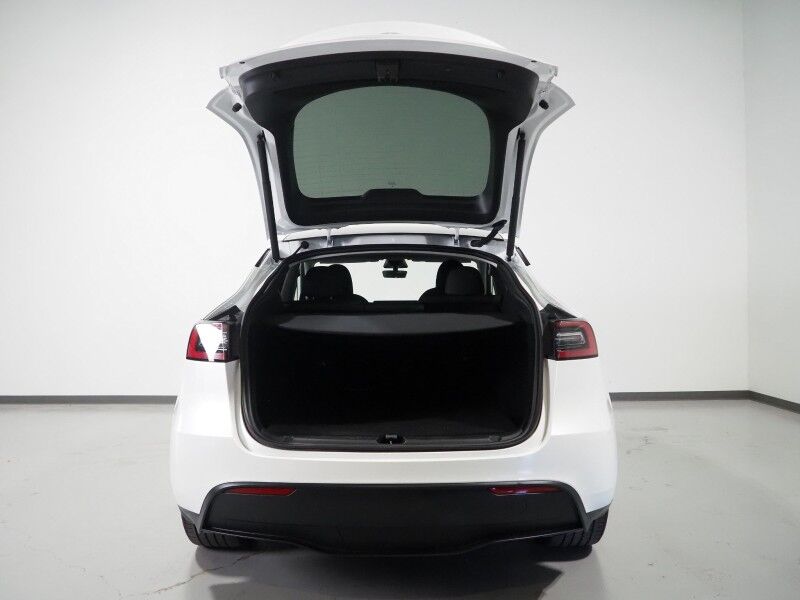 2023 Tesla Model Y Long Range AWD *TRAFFIC AWARE CRUISE CONTROL, NAVIGATION, SAFETY ALERTS, SURROUND VIEW CAMERAS, PANORAMA GLASS ROOF, HEATED SEATS/STEERING WHEEL, WIRELESS CHARGING Round Rock TX