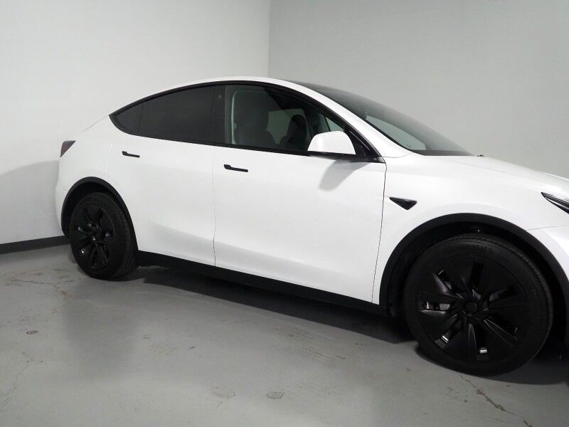 2023 Tesla Model Y Long Range AWD *TRAFFIC AWARE CRUISE CONTROL, NAVIGATION, SAFETY ALERTS, SURROUND VIEW CAMERAS, PANORAMA GLASS ROOF, HEATED SEATS/STEERING WHEEL, WIRELESS CHARGING Round Rock TX