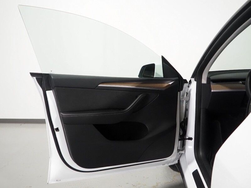 2023 Tesla Model Y Long Range AWD *TRAFFIC AWARE CRUISE CONTROL, NAVIGATION, SAFETY ALERTS, SURROUND VIEW CAMERAS, PANORAMA GLASS ROOF, HEATED SEATS/STEERING WHEEL, WIRELESS CHARGING Round Rock TX