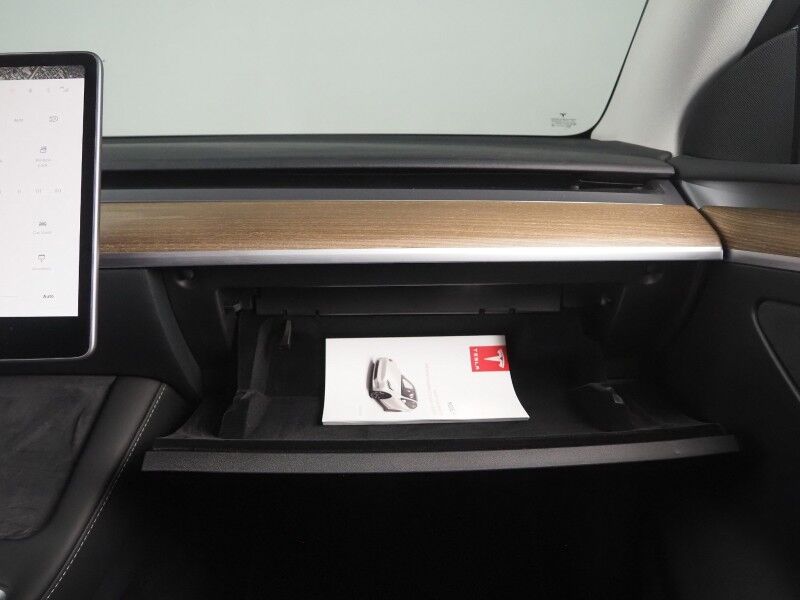 2023 Tesla Model Y Long Range AWD *TRAFFIC AWARE CRUISE CONTROL, NAVIGATION, SAFETY ALERTS, SURROUND VIEW CAMERAS, PANORAMA GLASS ROOF, HEATED SEATS/STEERING WHEEL, WIRELESS CHARGING Round Rock TX