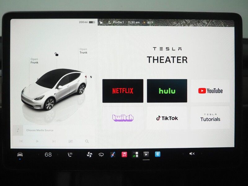 2023 Tesla Model Y Long Range AWD *TRAFFIC AWARE CRUISE CONTROL, NAVIGATION, SAFETY ALERTS, SURROUND VIEW CAMERAS, PANORAMA GLASS ROOF, HEATED SEATS/STEERING WHEEL, WIRELESS CHARGING Round Rock TX