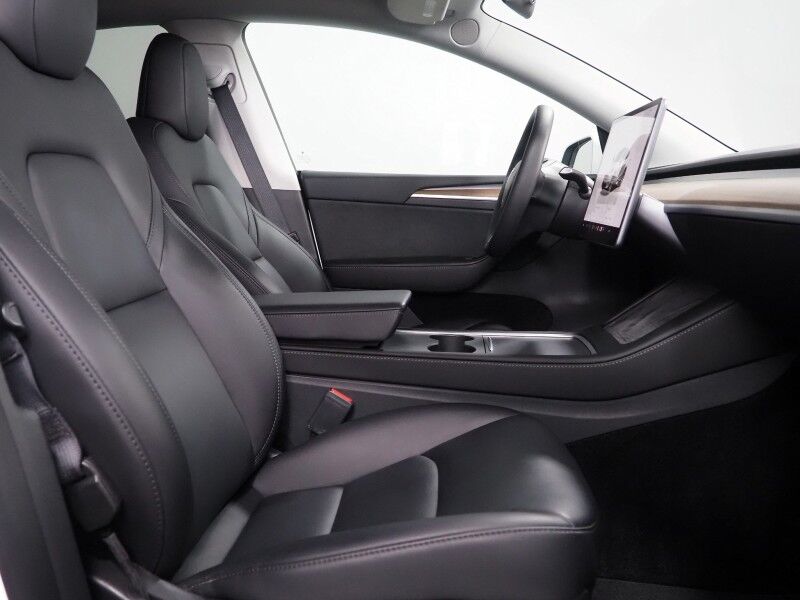 2023 Tesla Model Y Long Range AWD *TRAFFIC AWARE CRUISE CONTROL, NAVIGATION, SAFETY ALERTS, SURROUND VIEW CAMERAS, PANORAMA GLASS ROOF, HEATED SEATS/STEERING WHEEL, WIRELESS CHARGING Round Rock TX