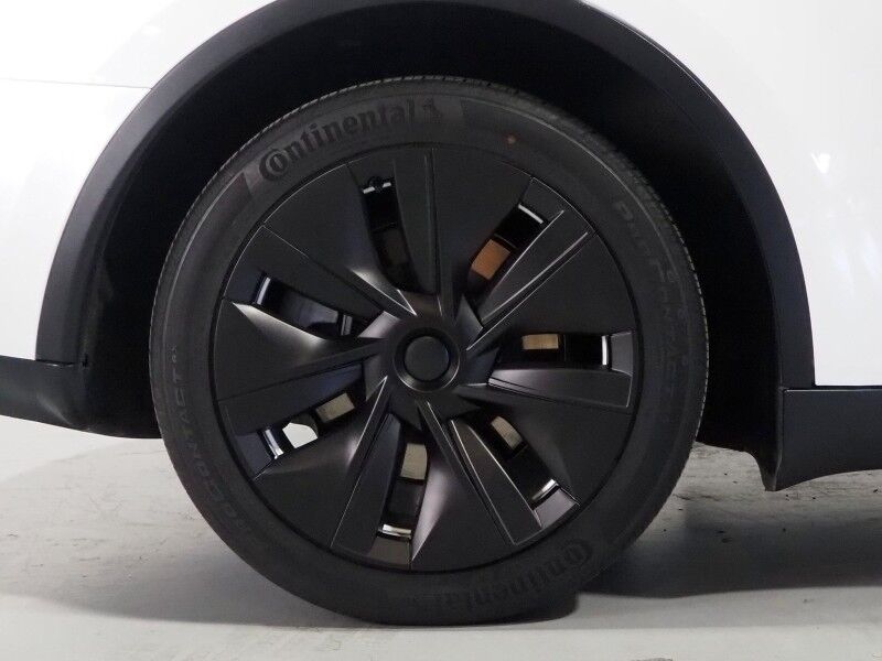 2023 Tesla Model Y Long Range AWD *TRAFFIC AWARE CRUISE CONTROL, NAVIGATION, SAFETY ALERTS, SURROUND VIEW CAMERAS, PANORAMA GLASS ROOF, HEATED SEATS/STEERING WHEEL, WIRELESS CHARGING Round Rock TX