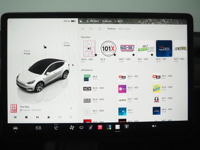 2023 Tesla Model Y Long Range AWD *TRAFFIC AWARE CRUISE CONTROL, NAVIGATION, SAFETY ALERTS, SURROUND VIEW CAMERAS, PANORAMA GLASS ROOF, HEATED SEATS/STEERING WHEEL, WIRELESS CHARGING Round Rock TX