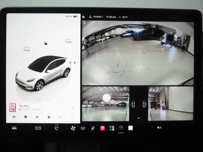2023 Tesla Model Y Long Range AWD *TRAFFIC AWARE CRUISE CONTROL, NAVIGATION, SAFETY ALERTS, SURROUND VIEW CAMERAS, PANORAMA GLASS ROOF, HEATED SEATS/STEERING WHEEL, WIRELESS CHARGING Round Rock TX