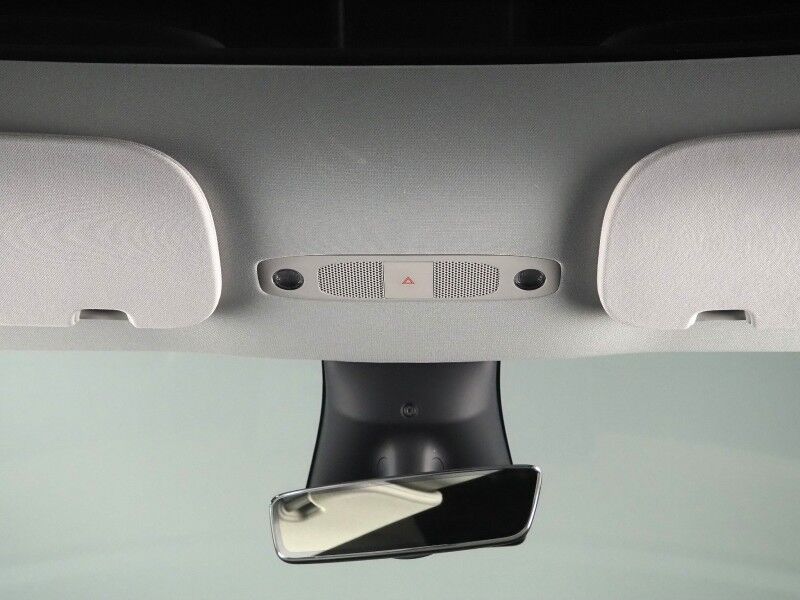 2023 Tesla Model Y Long Range AWD *TRAFFIC AWARE CRUISE CONTROL, NAVIGATION, SAFETY ALERTS, SURROUND VIEW CAMERAS, PANORAMA GLASS ROOF, HEATED SEATS/STEERING WHEEL, WIRELESS CHARGING Round Rock TX