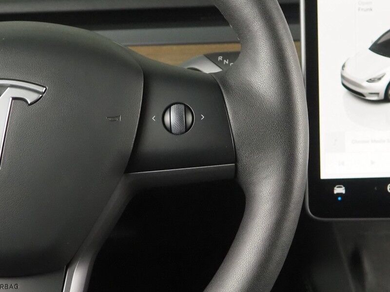 2023 Tesla Model Y Long Range AWD *TRAFFIC AWARE CRUISE CONTROL, NAVIGATION, SAFETY ALERTS, SURROUND VIEW CAMERAS, PANORAMA GLASS ROOF, HEATED SEATS/STEERING WHEEL, WIRELESS CHARGING Round Rock TX