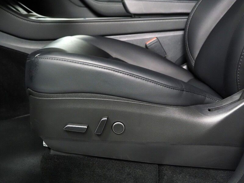 2023 Tesla Model Y Long Range AWD *TRAFFIC AWARE CRUISE CONTROL, NAVIGATION, SAFETY ALERTS, SURROUND VIEW CAMERAS, PANORAMA GLASS ROOF, HEATED SEATS/STEERING WHEEL, WIRELESS CHARGING Round Rock TX