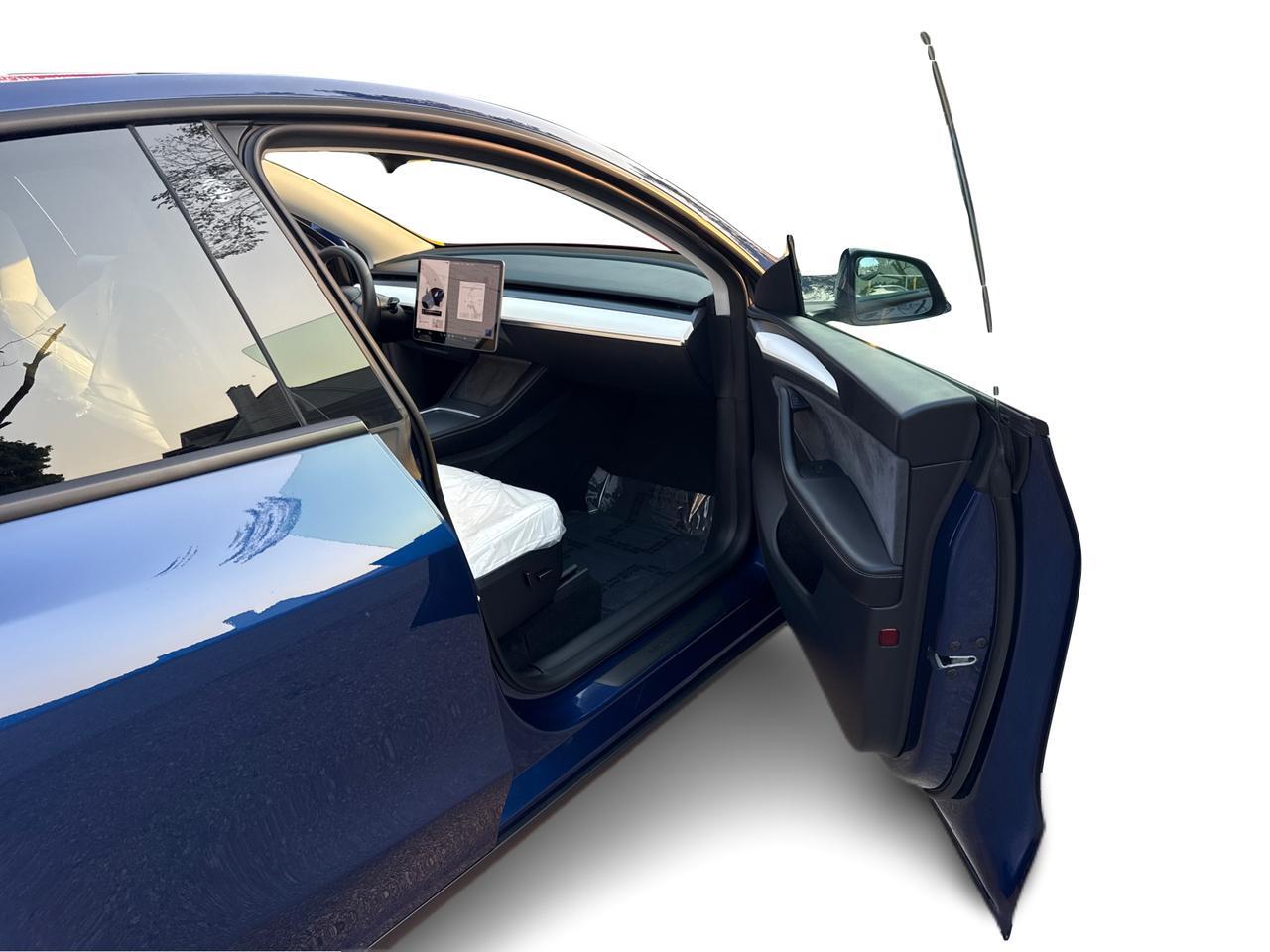 2023 Tesla Model Y Long Range AWD/WHITE INTERIOR/NO ACCIDENT Richmond Hill ON