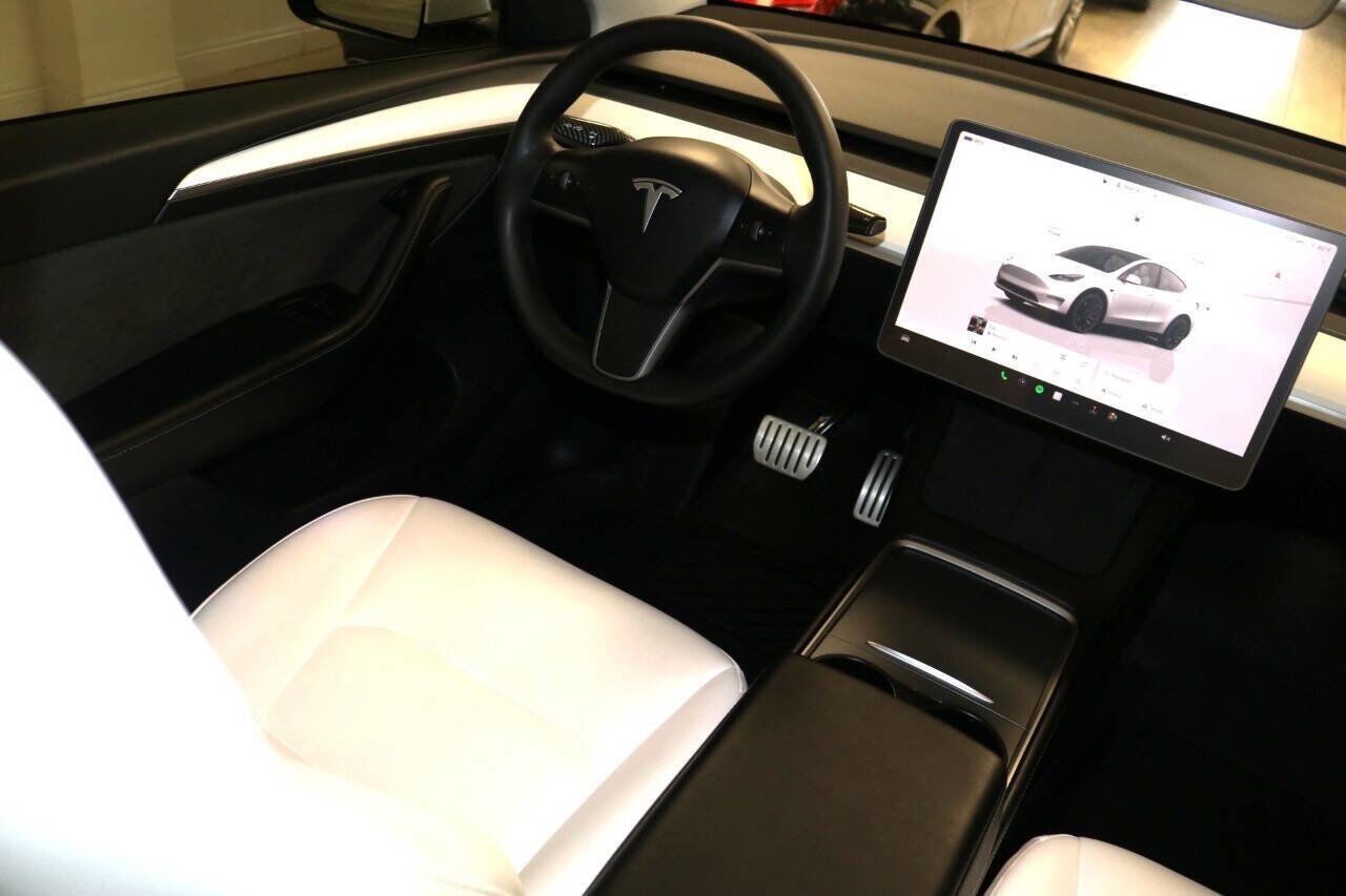 2023 Tesla Model Y Long Range AWD/WHITE INTERIOR/NO ACCIDENT Richmond Hill ON