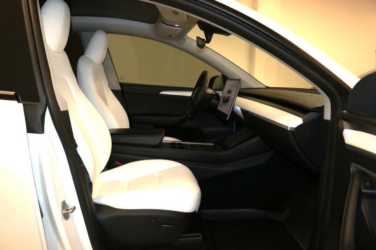 2023 Tesla Model Y Long Range AWD/WHITE INTERIOR/NO ACCIDENT Richmond Hill ON