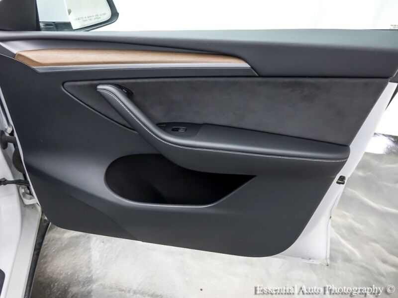 2023 Tesla Model Y Long Range HW4 Willowbrook IL