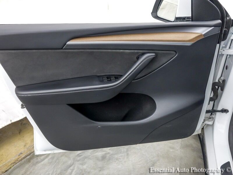 2023 Tesla Model Y Long Range HW4 Willowbrook IL