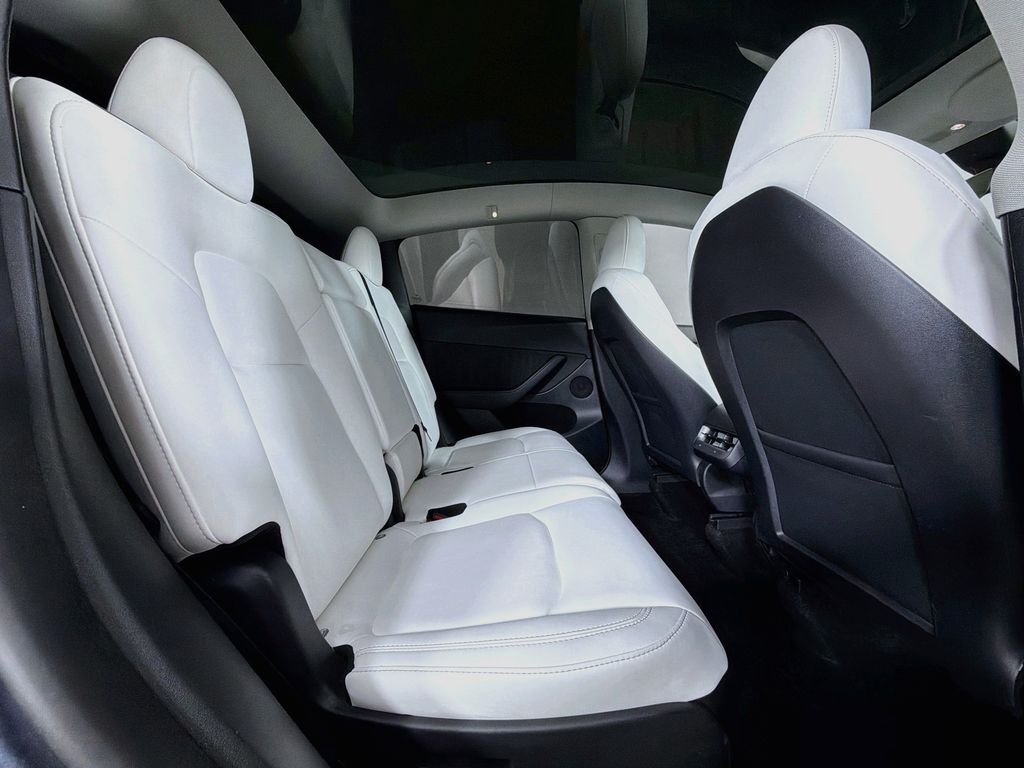 2023 Tesla Model Y Long Range HW4 Willowbrook IL