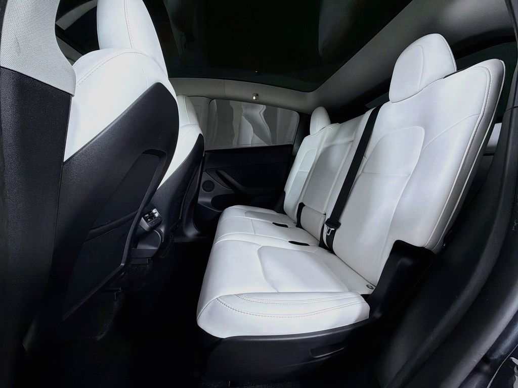 2023 Tesla Model Y Long Range HW4 Willowbrook IL