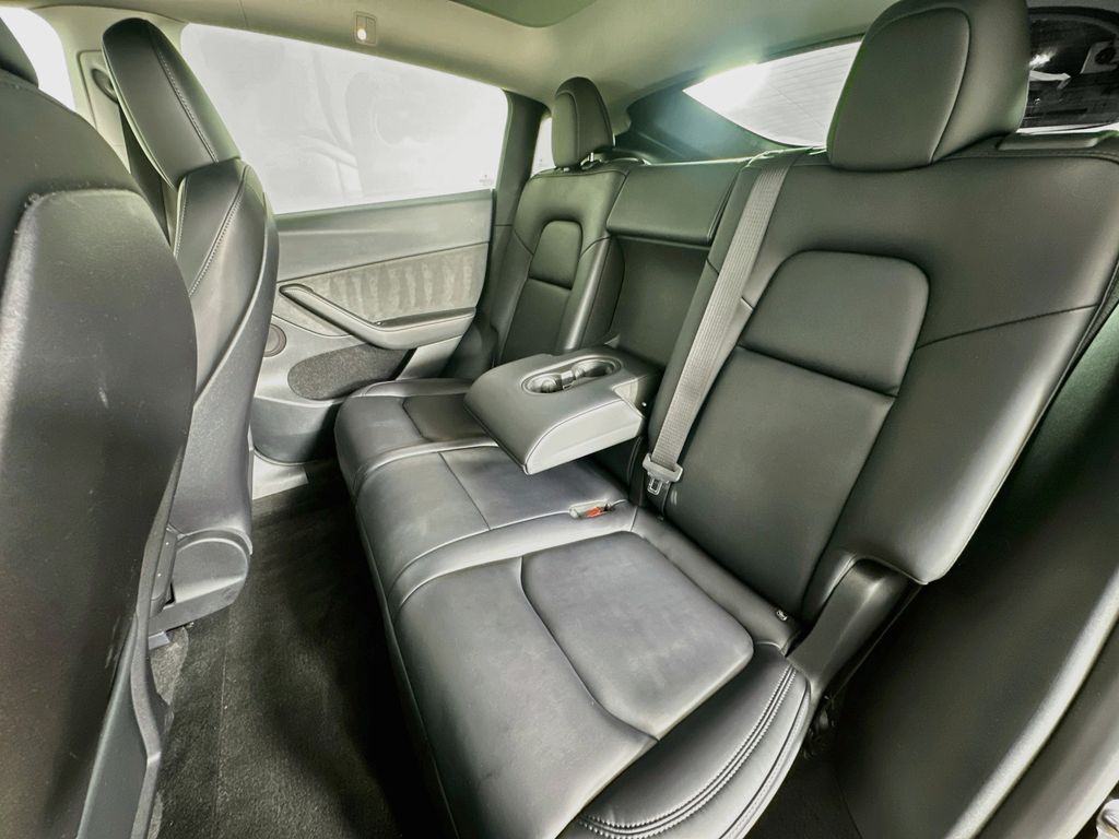 2023 Tesla Model Y Long Range HW4 Willowbrook IL