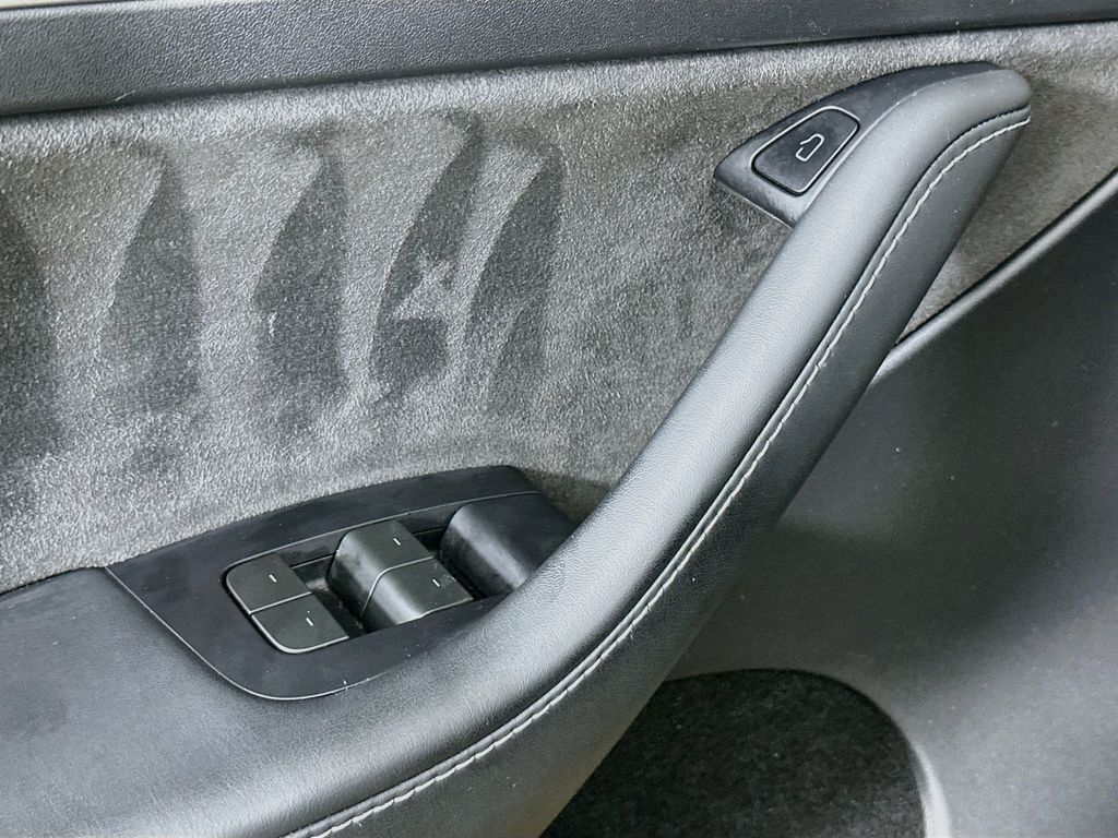 2023 Tesla Model Y Long Range HW4 Willowbrook IL