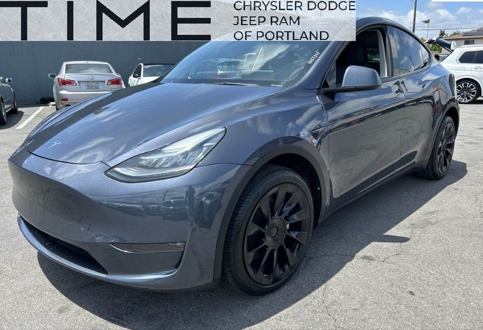 2023 Tesla Model Y's photo